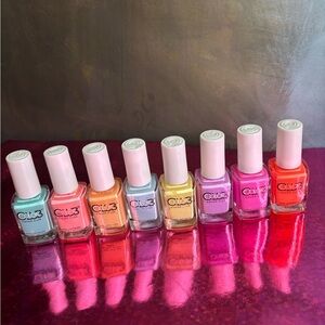 💅🏻💅🏻 Color Club polish set of 8.